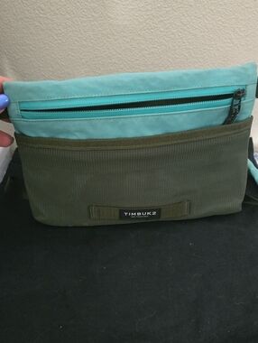Timbuk2 Olive Green & Teal Zip Front Crossbody Organizer